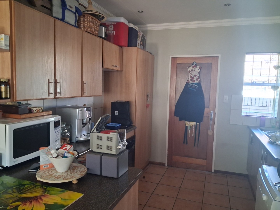 To Let 3 Bedroom Property for Rent in Langenhovenpark Free State